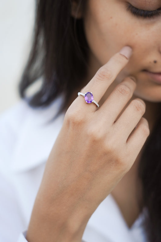 Oval mist natural amethyst ring