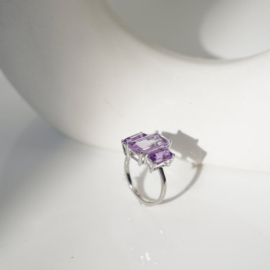 3 Bagget light amethyst gemstone ring