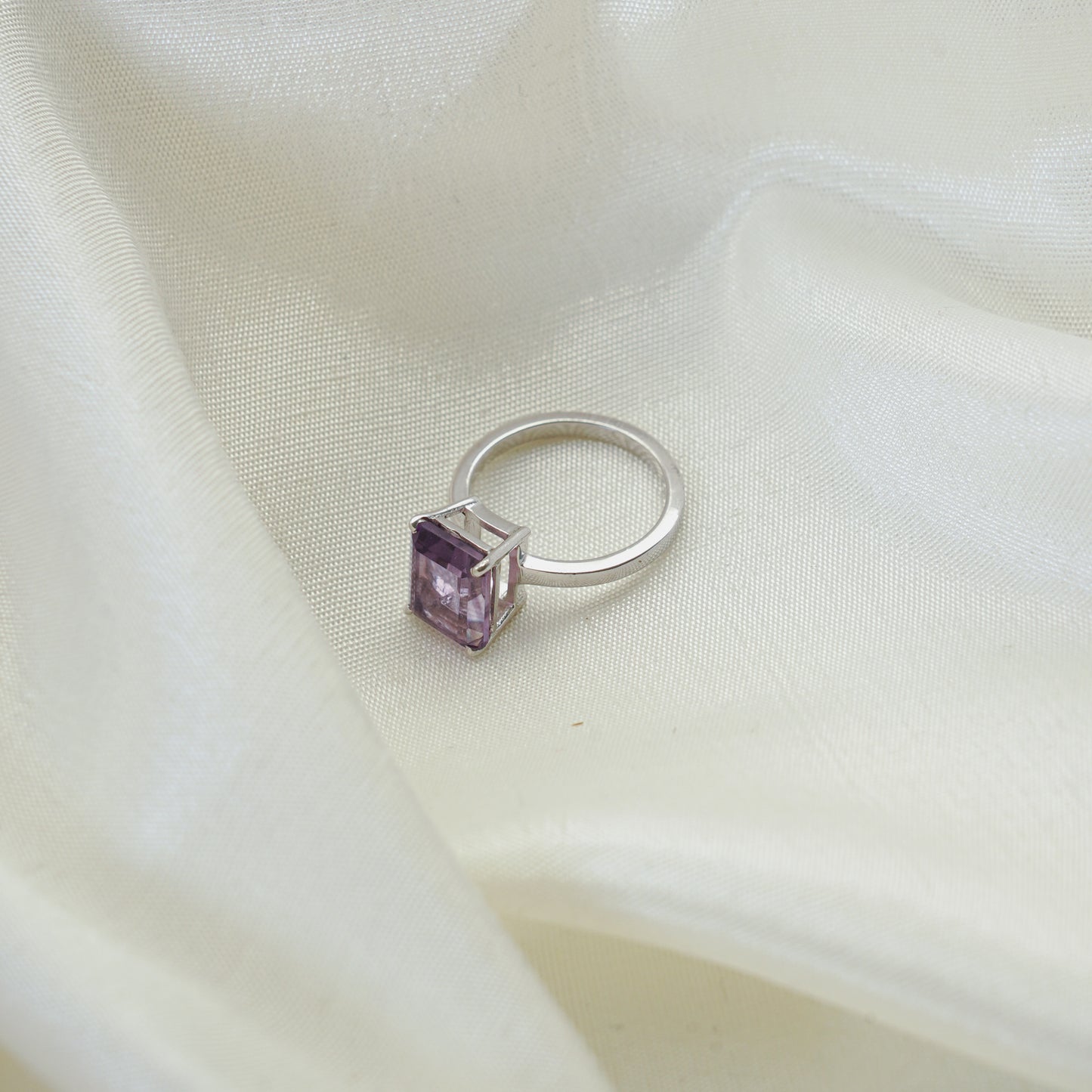 Raw amethyst allure ring