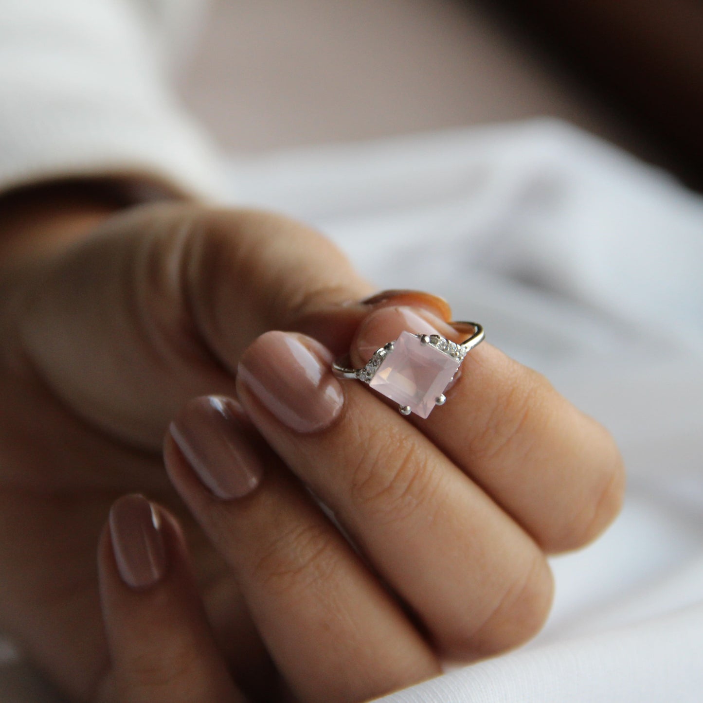 Squared Gleam Rose quartz Ring