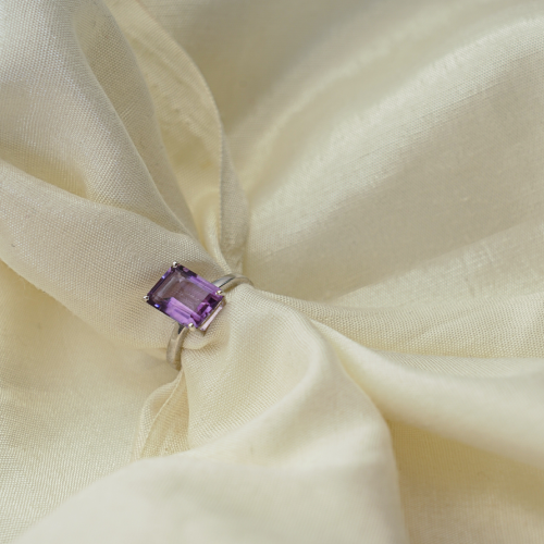 Raw amethyst allure ring