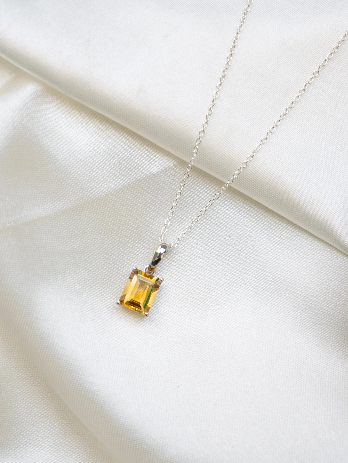 Gracious Delight - Citrine - Necklace