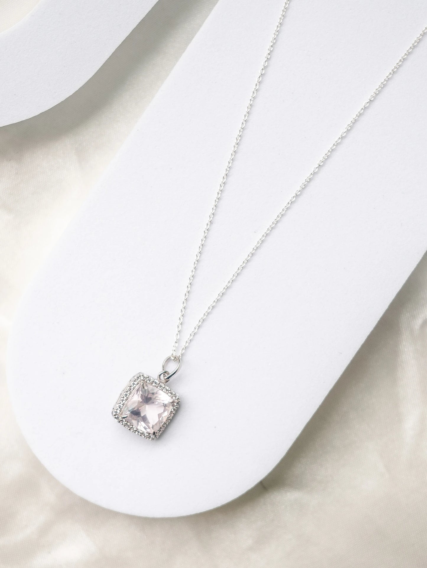 Shining Starlet - Rose Quartz - Necklace