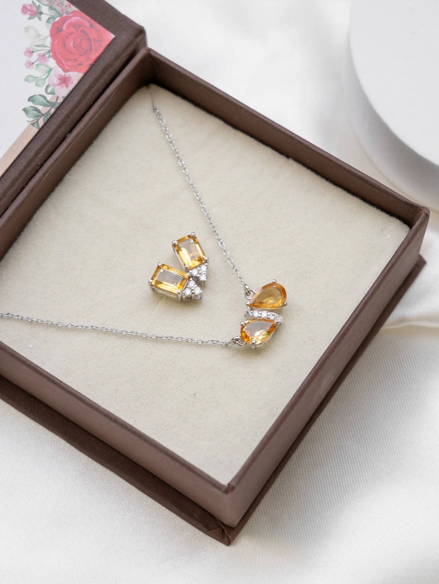 Gleam Of Love - Citrine - Necklace