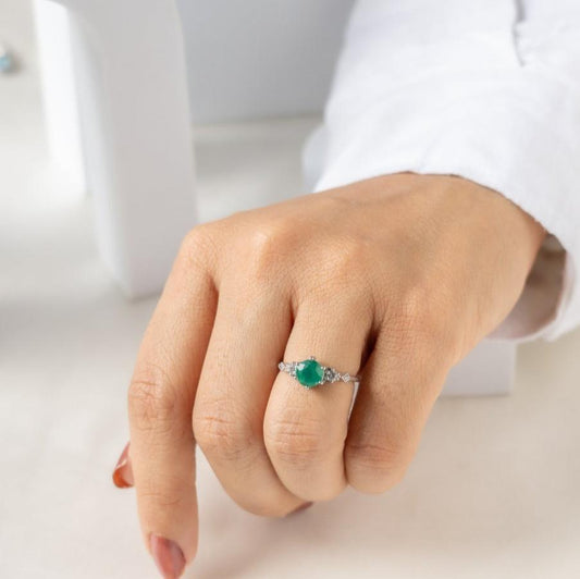 Drop of love- Emerald Gold Ring