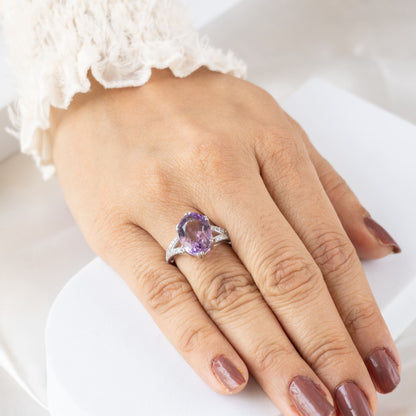 V embrace Amethyst Ring