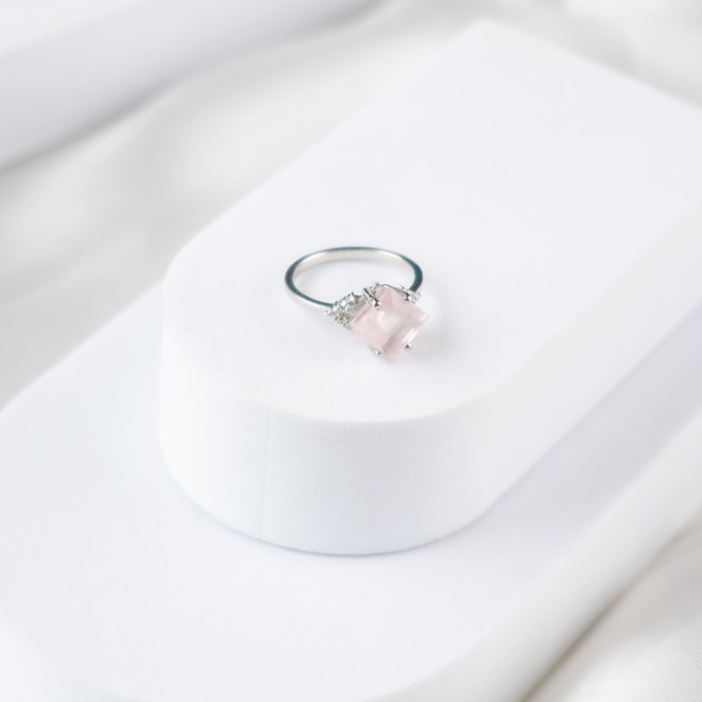 Squared Gleam Rose quartz Ring