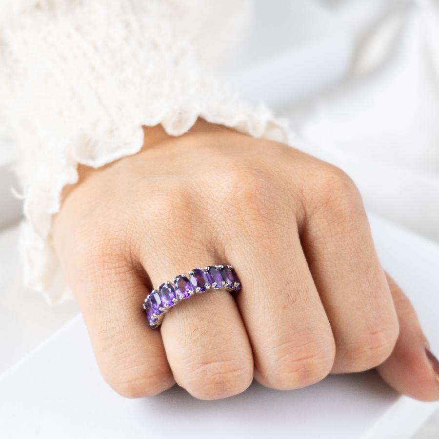 Graceful Curve Amethyst Ring