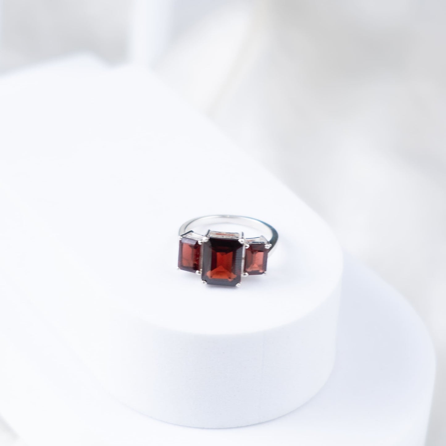 Bagtrio Baguette Garnet ring