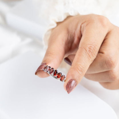 Graceful Curve Garnet Ring